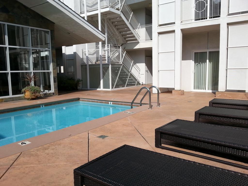 Corporate Inn Sunnyvale - All-Suite Hotel Buitenkant foto