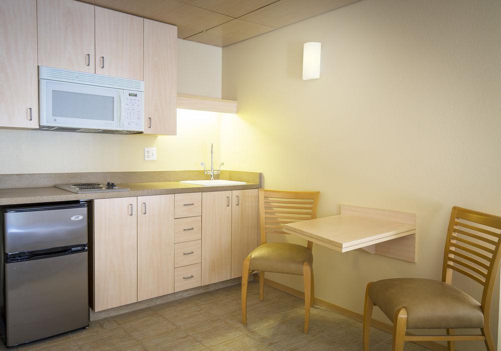 Corporate Inn Sunnyvale - All-Suite Hotel Buitenkant foto