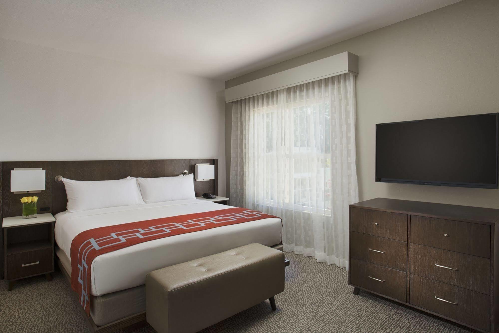 Corporate Inn Sunnyvale - All-Suite Hotel Buitenkant foto