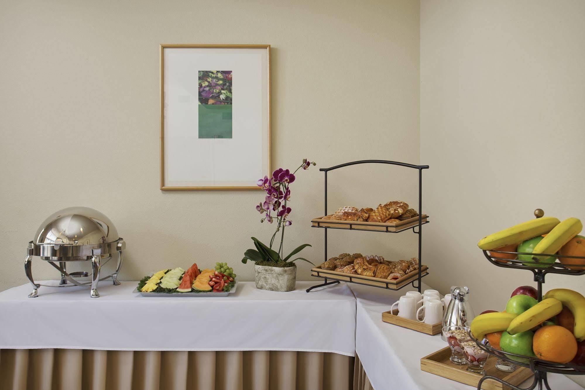 Corporate Inn Sunnyvale - All-Suite Hotel Buitenkant foto